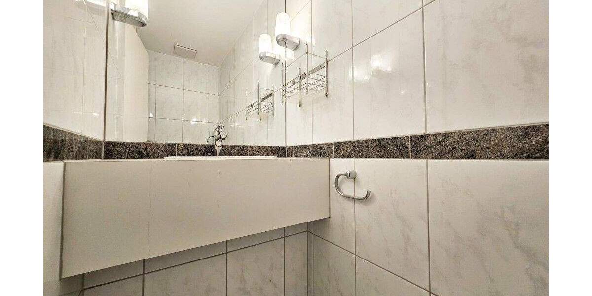 Etagenwohnung Solingen Ohligs-Aufderhöhe - 3 Zimmer, 117 m&sup2;, 1.400&euro; | Angebot:23100252