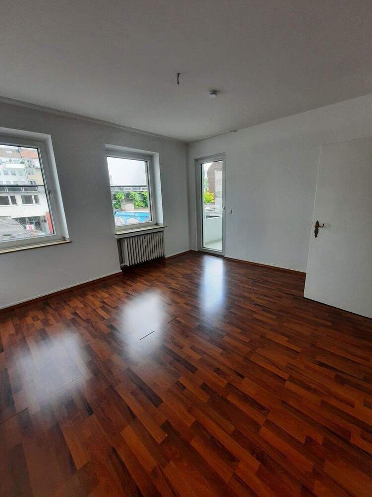 *** Stadtmitte *** helle, großzügig geschnittene 3 Zi. Whg.