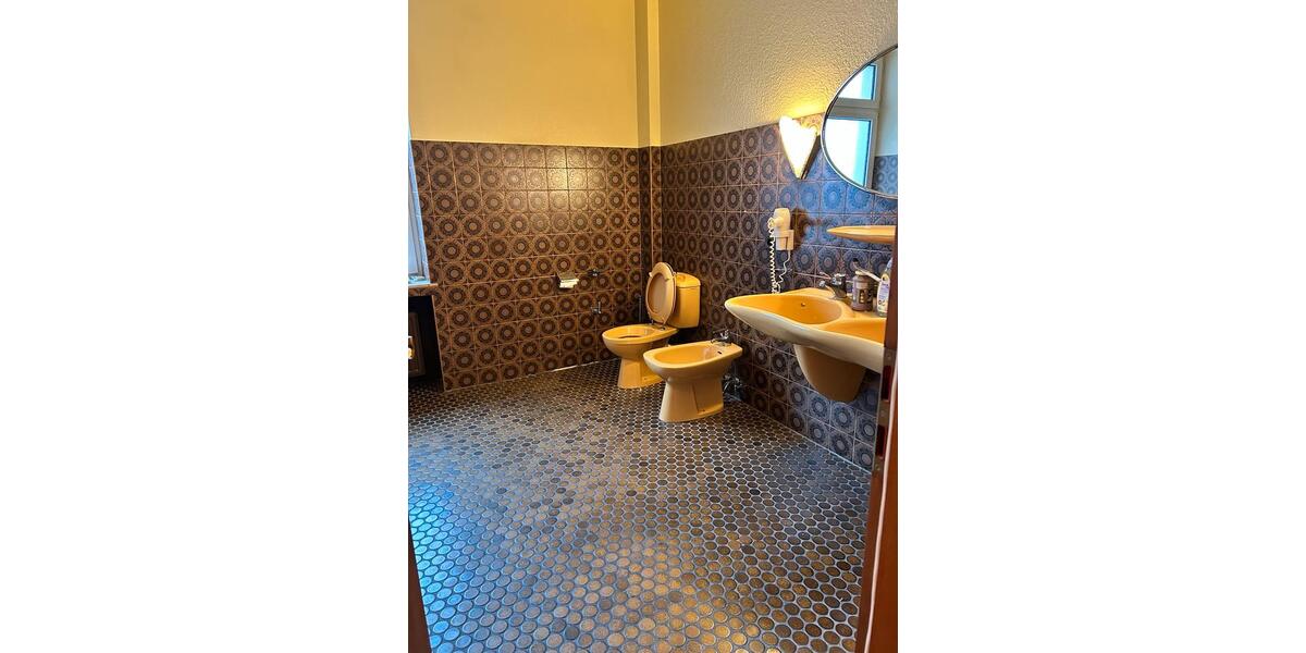 Etagenwohnung Schwelm - 3 Zimmer, 140 m&sup2;, 1.225&euro; | Angebot:26411542