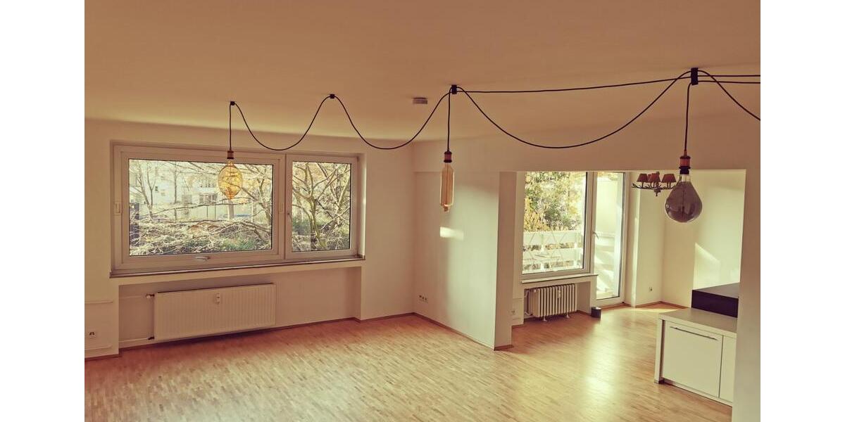 Familienfreundliche Eigentumswohnung in Düsseldorf-Düsselta 5.5 zimmer