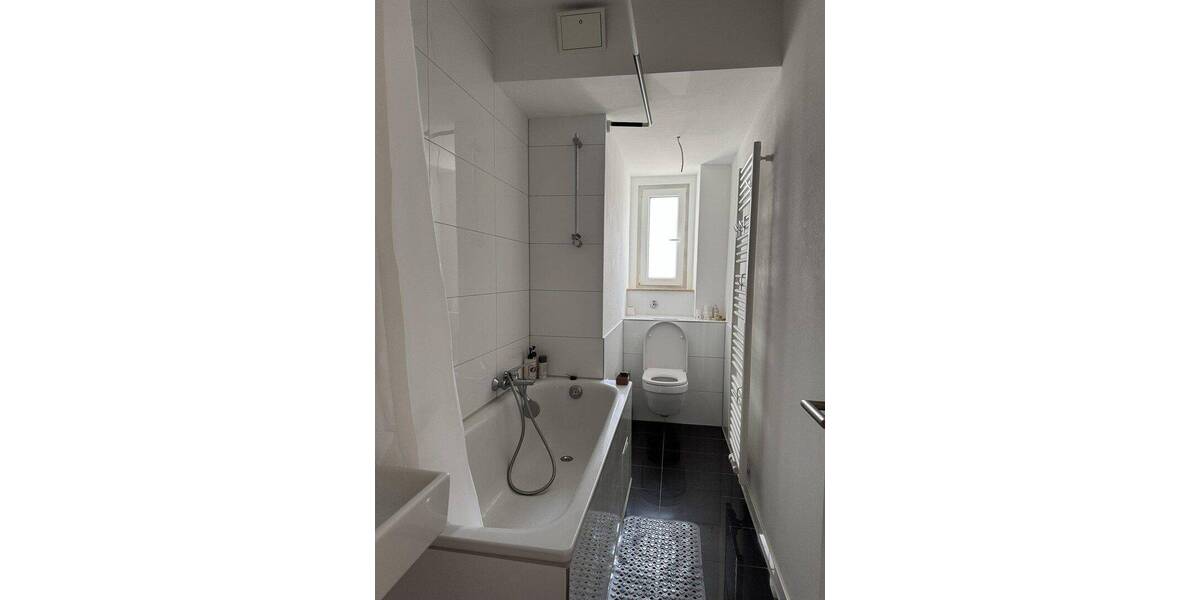 Etagenwohnung Düsseldorf Unterbilk - 3 Zimmer, 90 m&sup2;, 1.810&euro; | Angebot:26874110