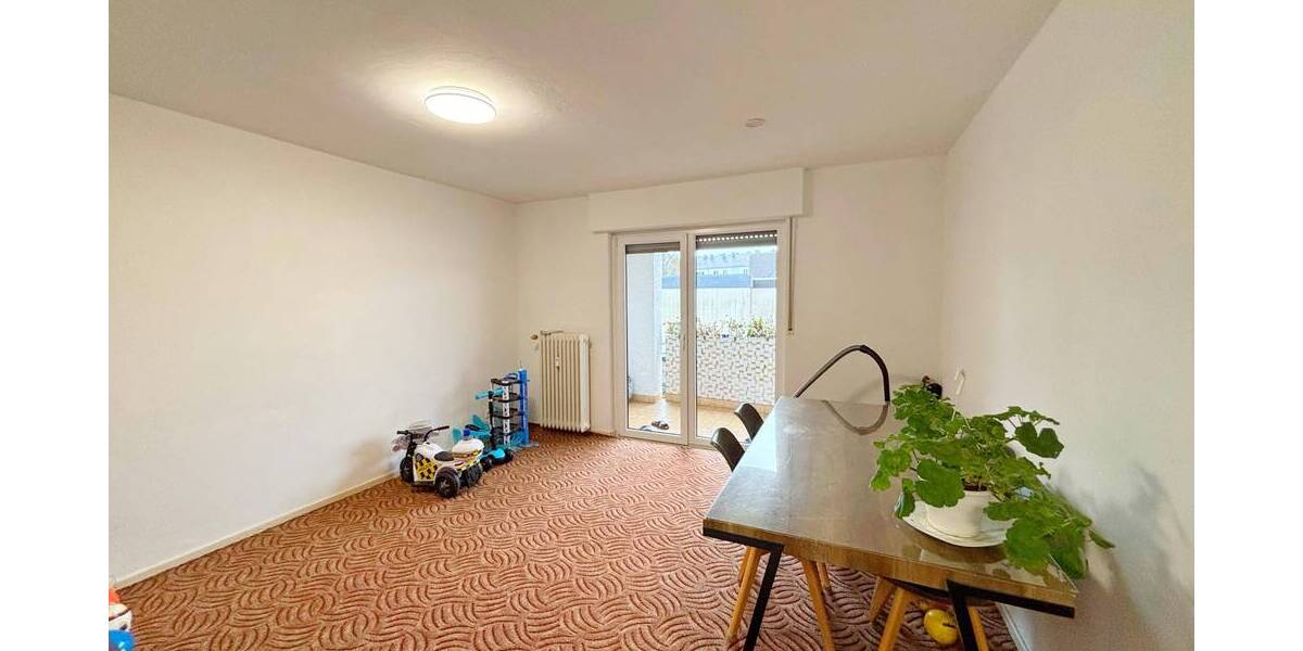 Großzügige Eigentumswohnung in Rheindorf 4 zimmer
