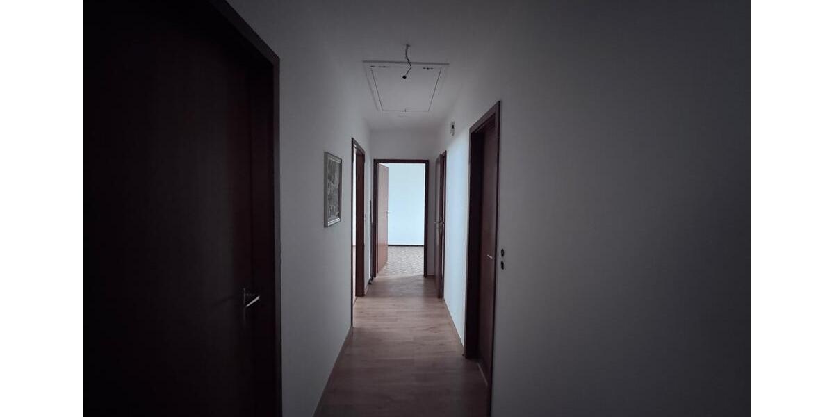 Miete - Einfamilienhaus mit 6 Zimmern, 2 Küchen, Garten und Kamin 6 zimmer