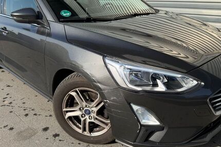 Ford Focus 87.522 km 10.900 &euro; Wuppertal 42285