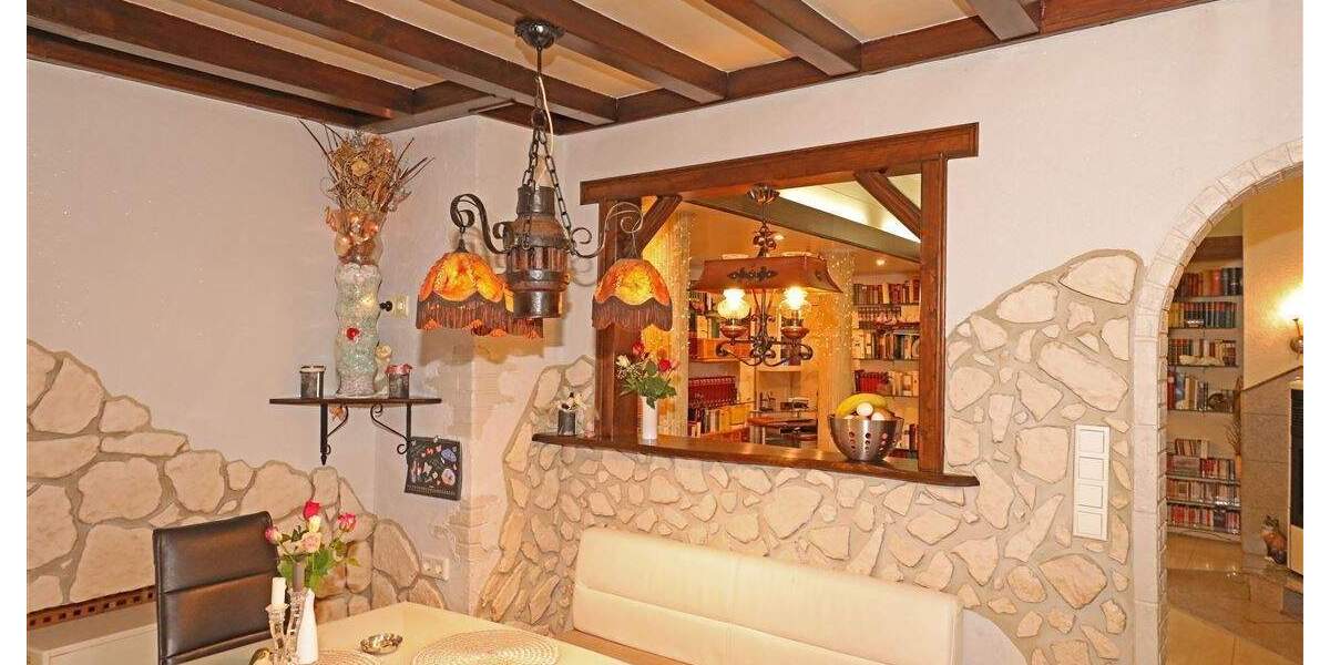 Reihenmittelhaus Düsseldorf Lierenfeld - 3 Zimmer, 130 m&sup2;, 425.000&euro; | Angebot:25695118