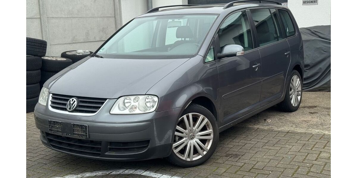 VW Touran 158.600 km 4.000 &euro; Leverkusen 51371