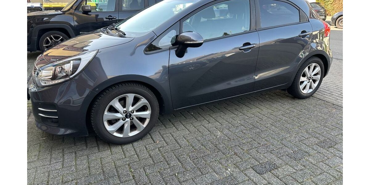 Kia Rio 95.757 km 7.500 &euro; Solingen 42697