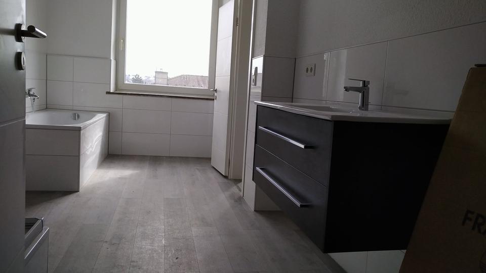 94 qm - 3-Zimmerwohnung mit Tageslichtbad 3 zimmer