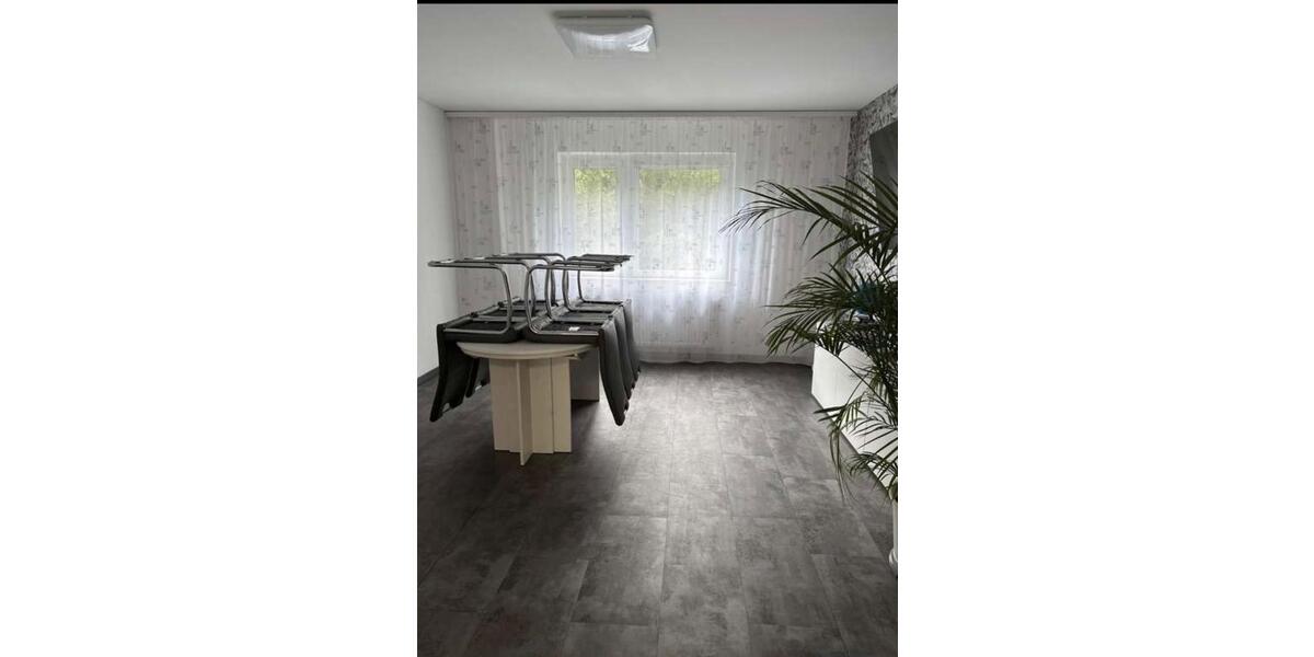 Leben im Grünen: Haus mit separater Büro- oder Wohneinheit 8 zimmer