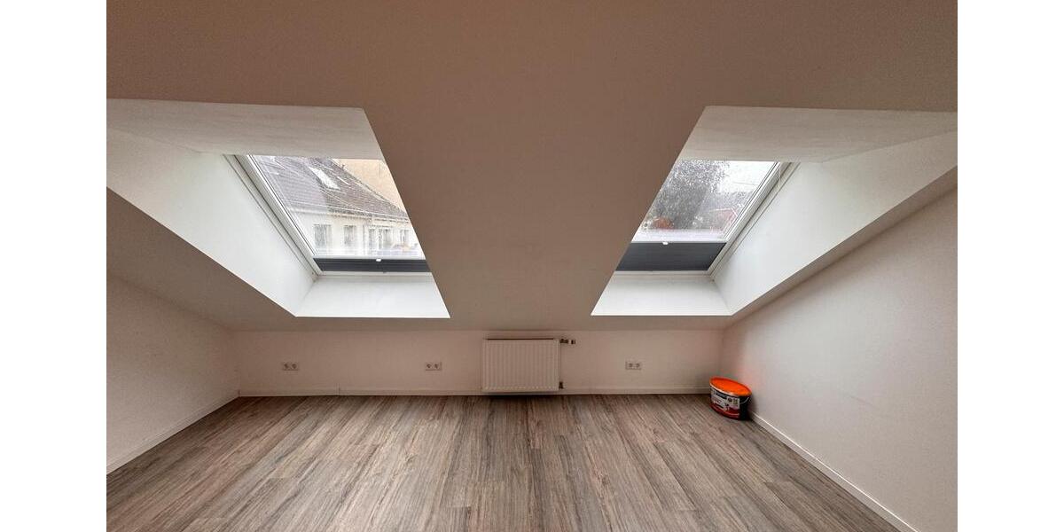 Dachgeschoßwohnung Wuppertal Gemarkung Elberfeld - 3.5 Zimmer, 80 m&sup2;, 800&euro; | Angebot:26413541