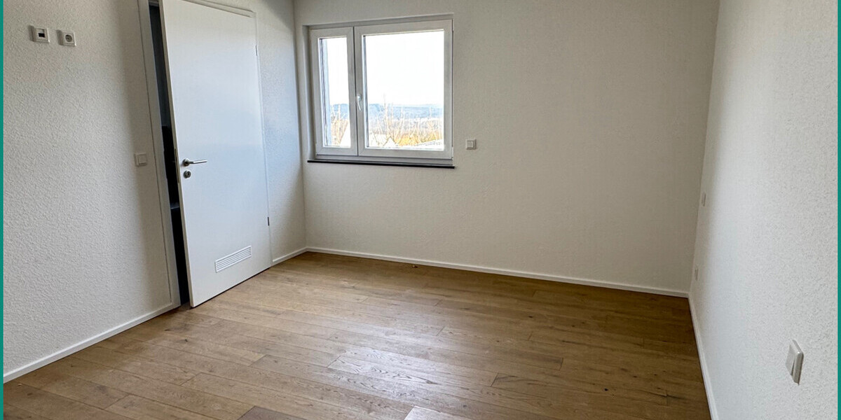 NEUBAU-ERSTBEZUG: MODERNE 3-ZIMMER-WOHNUNG MIT AUFZUG, GROSSEM BALKON UND PKW-STELLPLATZ IN RADEVORM - Etagenwohnung Radevormwald Karthausen | Angebot:26178560