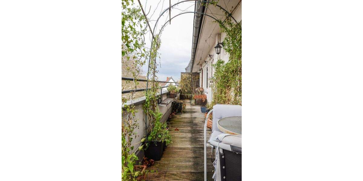 3,5 Zi. Maisonette ETW mit Apartment * 2 Balkone * ca. 137 m² * 3 Bäder, davon 1 Wellnessbad mit Sauna + Whirlpoo... 3 zimmer