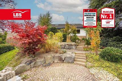 Einfamilienhaus mit Einlieger, Garage, Doppel-Carport und schönem Garten 7 zimmer