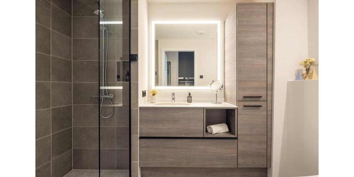 Modernes, voll möbliertes Studio in Top-Lage Düsseldorf -ab 01.02 1 zimmer