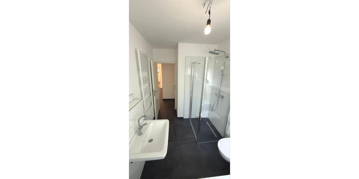 Erdgeschoßwohnung Wuppertal Gemarkung Ronsdorf - 2 Zimmer, 77 m&sup2;, 980&euro; | Angebot:24678622
