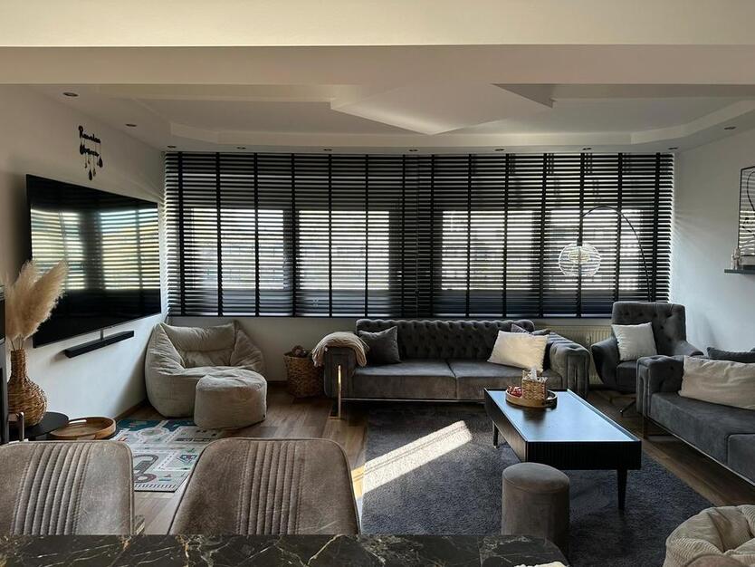 Große 5 Zimmer Wohnung
