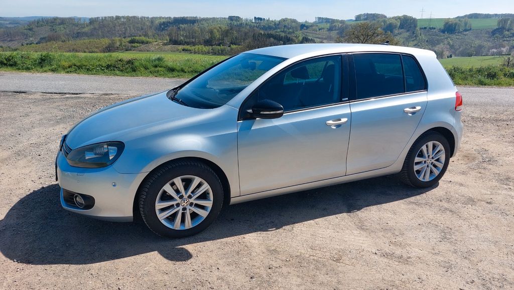 VW Golf 108.000 km 5.900 &euro; Halver 58553