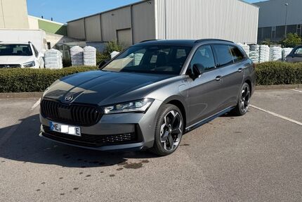 Skoda Superb 4.800 km 40.900 &euro; Langenfeld 40764