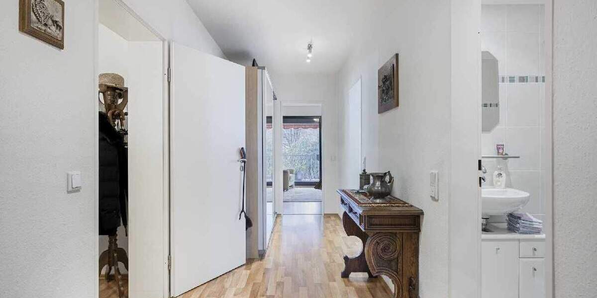 Großzügige 4-Zimmer-Stadtwohnung mit zwei Loggien und Aufzug in Ratingen-Mitte 4 zimmer