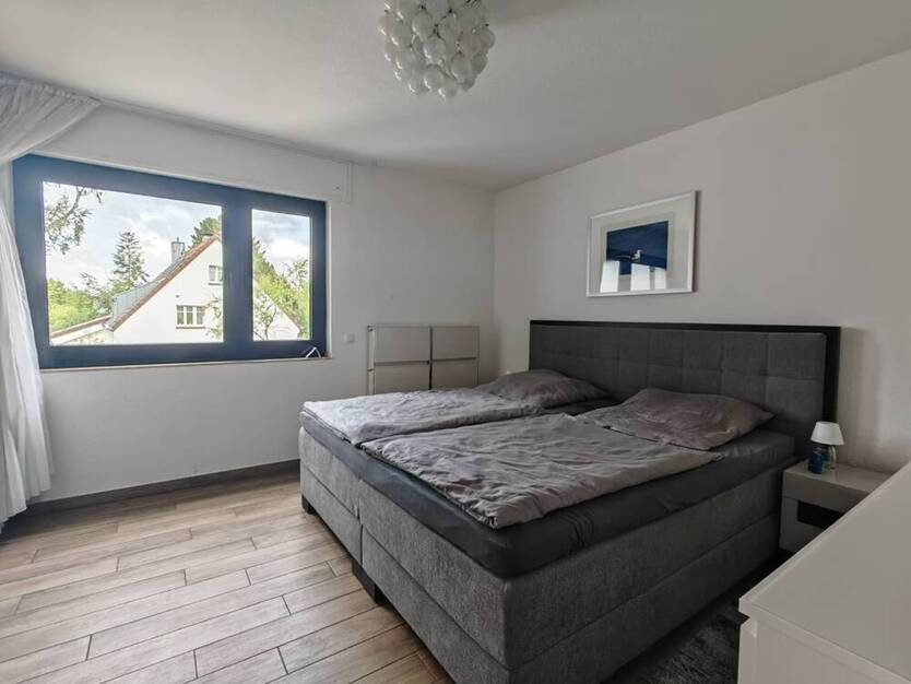 Hochwertige 3-Zimmerwohnung in Toplage mit Küche und Stellplatz!
