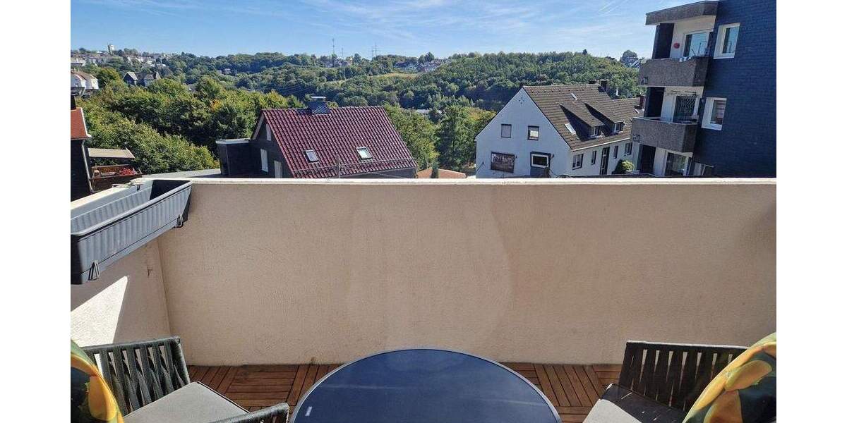 Renovierte 3-Zimmer-Wohnung mit Balkon & Garage - provisionsfrei 3 zimmer