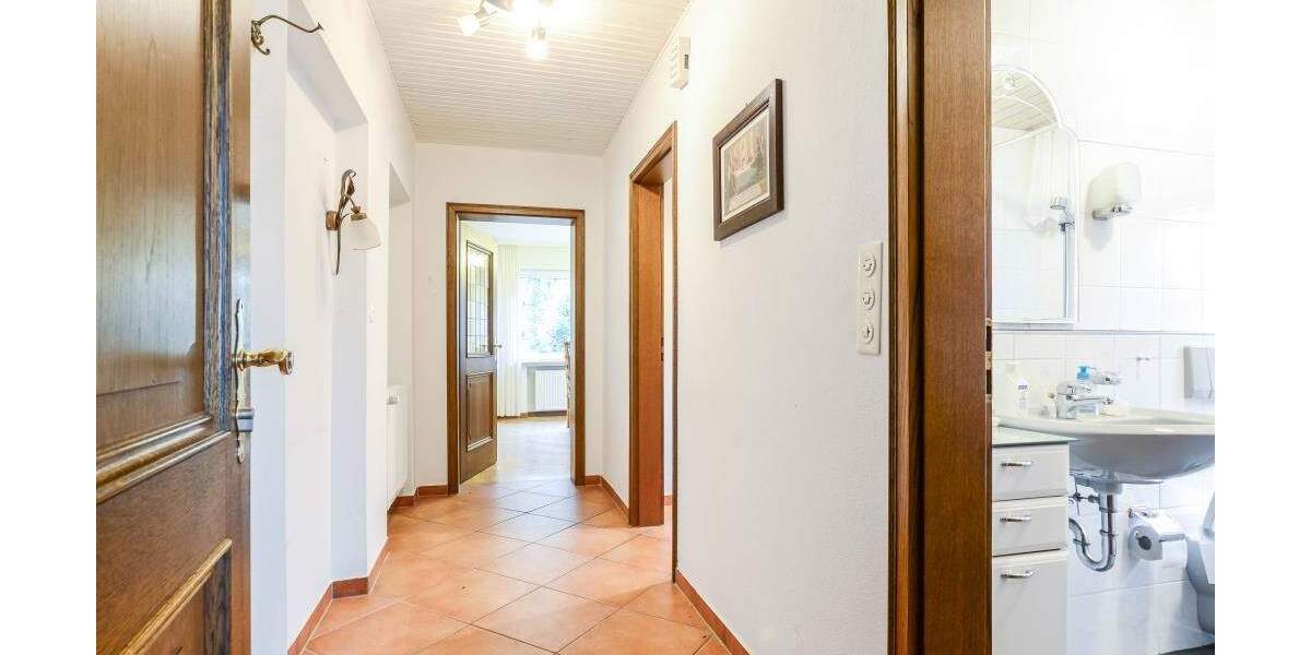 Mehrfamilienhaus, Wohnhaus Leverkusen Lützenkirchen - 6 Zimmer, 146 m&sup2;, 550.000&euro; | Angebot:25822680