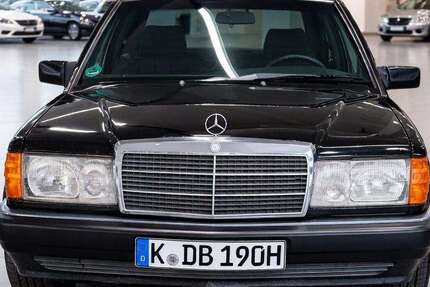 Mercedes-Benz 190 323.000 km 11.999 &euro; Düsseldorf 40595