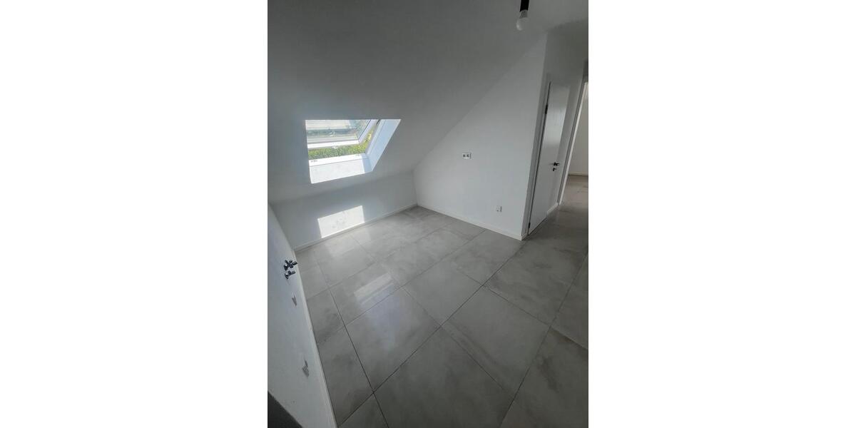 Dachgeschoßwohnung Lindlar - 2 Zimmer, 60 m&sup2;, 800&euro; | Angebot:26279682