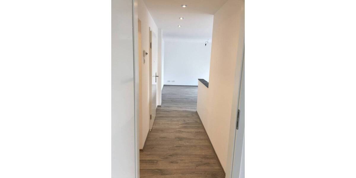 Moderne 2-Zimmer-Wohnung mit Balkon im 1. Obergeschoss 2 zimmer