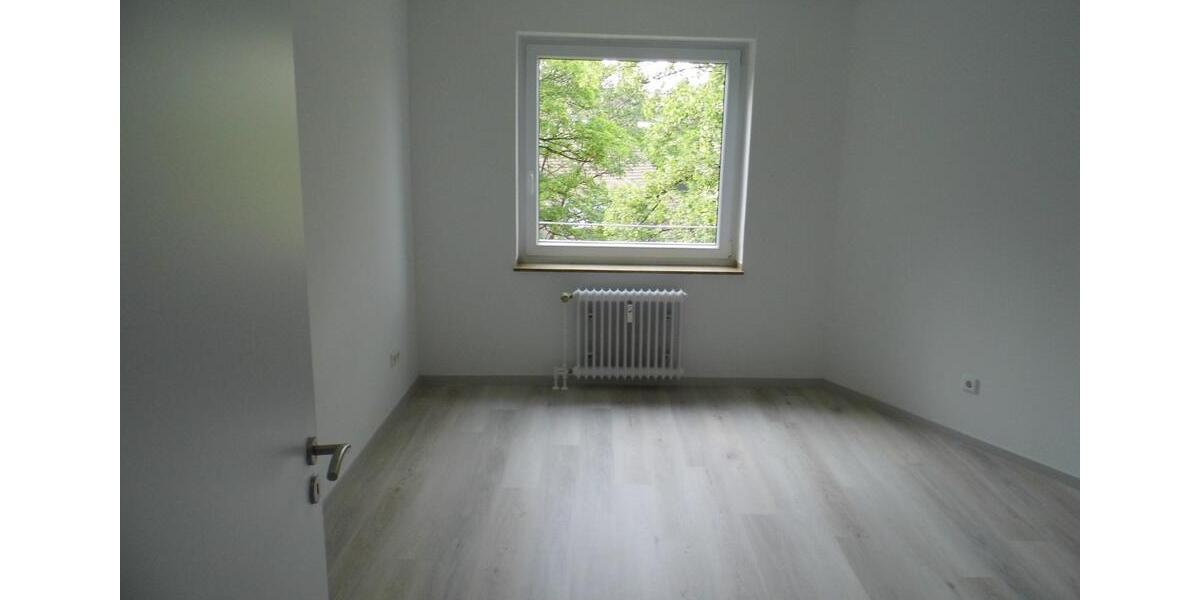 Schöne, modernisierte ETW, 83qm, 2xLoggia, zentral RS-Lennep 3 zimmer