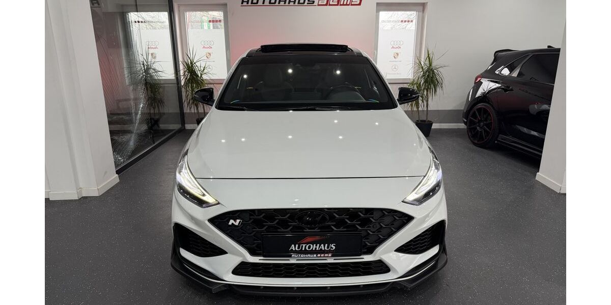 Hyundai i30 59.857 km 28.950 &euro; Remscheid 42857