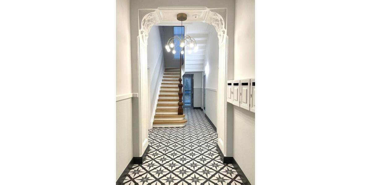 Erstbezug Altbauperle Pempelfort! Stilvoll kernsanierte Beletage mit Loggia u. Aufzug 3 zimmer