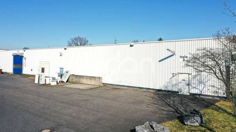 EXKLUSIV | HALLE | RAMPE & EBENERDIG | PARKPLÄTZE | FREIFLÄCHE | VIDAN REAL ESTATE zimmer