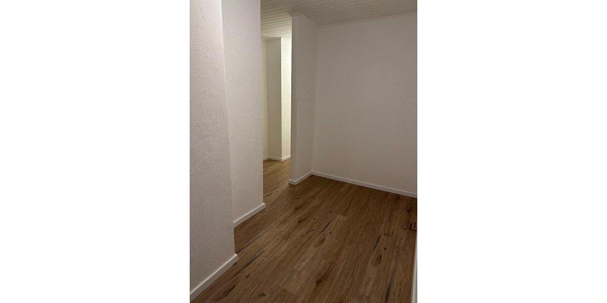 Erdgeschoßwohnung Wuppertal Gemarkung Nächstebreck - 4 Zimmer, 107 m&sup2;, 800&euro; | Angebot:26192314