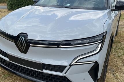 Renault Megane E-TECH 28.100 km 25.600 &euro; Halver 58553