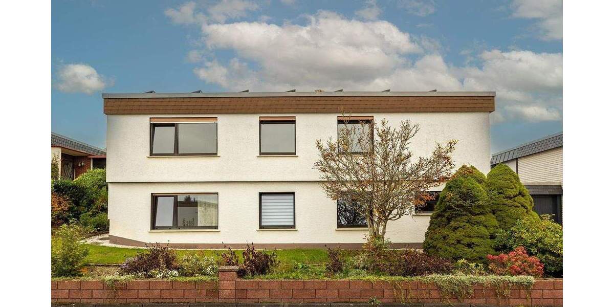 Winkelbungalow mit Einlieger, Doppelgarage, Photovoltaik und schönem Garten 6 zimmer