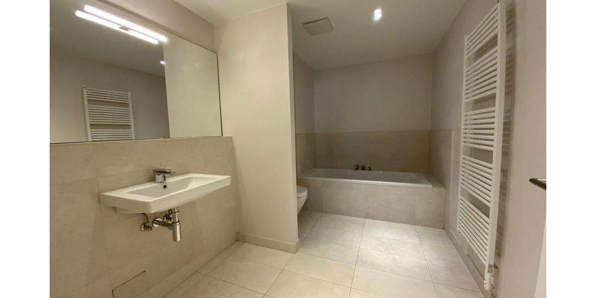 Etagenwohnung Düsseldorf Altstadt - 2 Zimmer, 62 m&sup2;, 1.000&euro; | Angebot:25664634