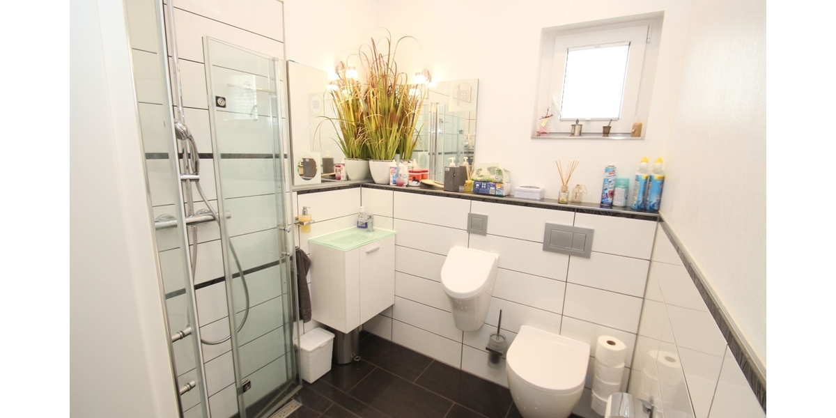 Mit 3D: Einfamilienhaus mit schön angelegtem Garten und dem Blick ins Grüne! 4 zimmer