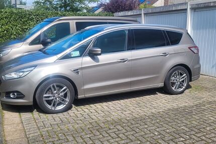 Ford S-Max 109.000 km 14.500 &euro; Langenfeld 40764