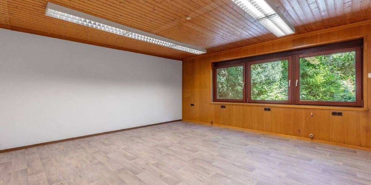 Freistehendes 185 m2 Ein- oder Zweifamilienhaus in Massivbauweise 6 zimmer