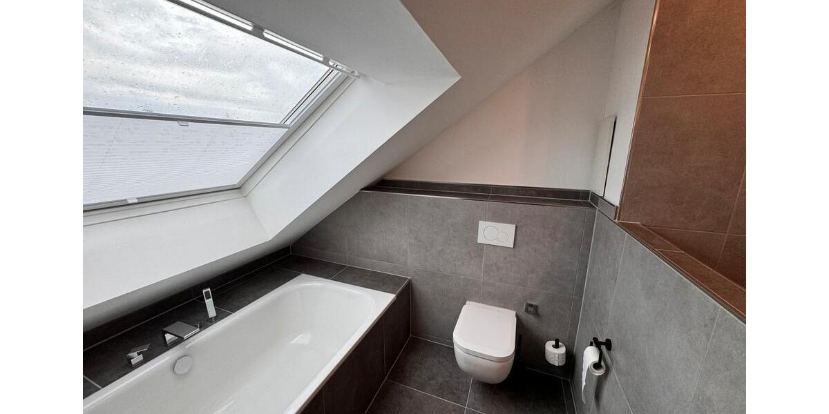 Dachgeschoßwohnung Wuppertal Gemarkung Elberfeld - 3.5 Zimmer, 80 m&sup2;, 800&euro; | Angebot:26413541