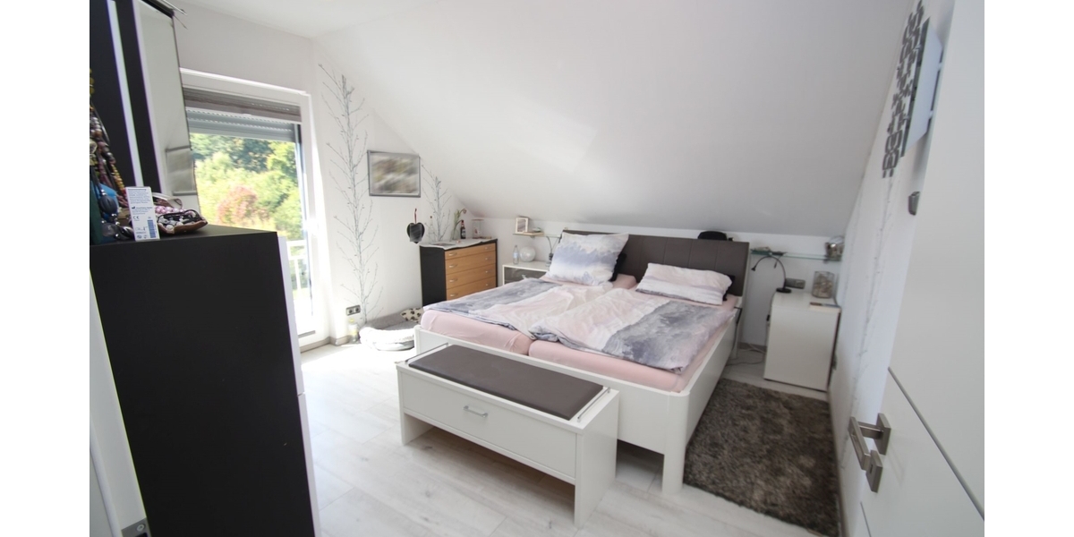 Mit 3D: Einfamilienhaus mit schön angelegtem Garten und dem Blick ins Grüne! 4 zimmer