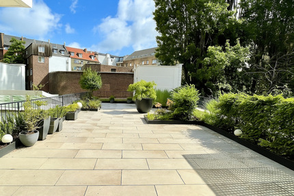 Urbaner Wohntraum: Luxuriöse Maisonette-Wohnung mit Einbauküche, großer Terrasse & Stellplätzen 3 zimmer