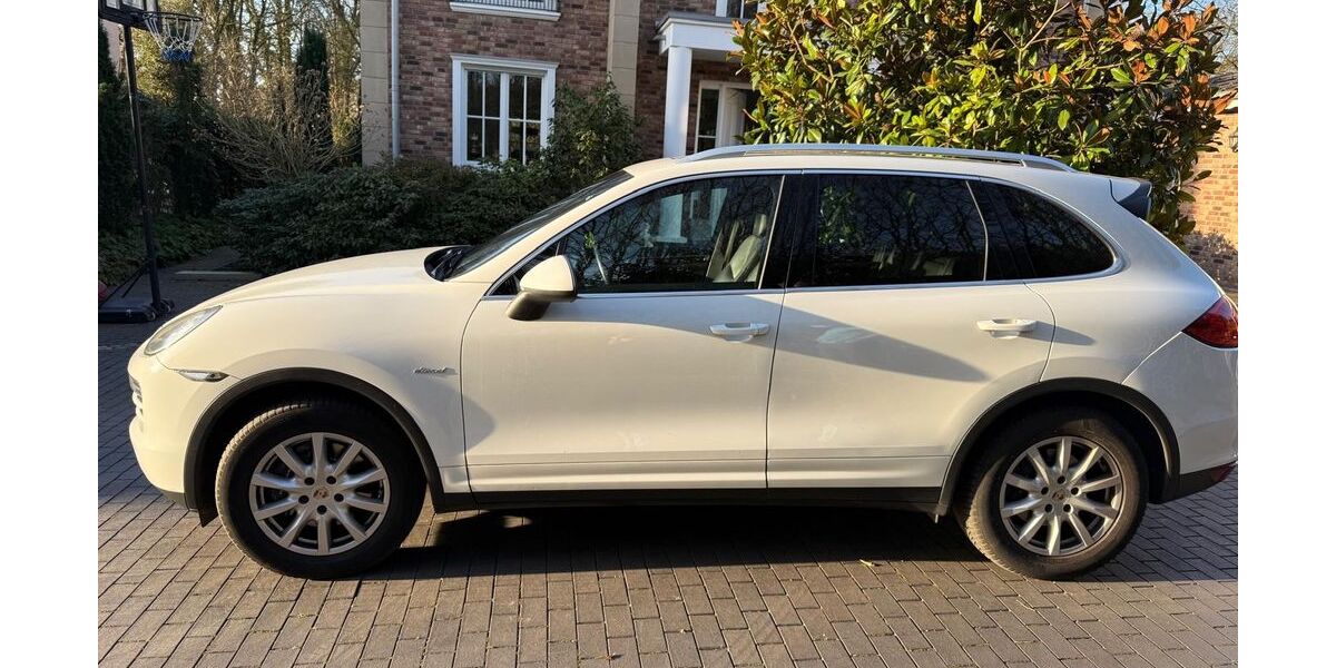 Porsche Cayenne 238.000 km 14.490 &euro; Düsseldorf 40627