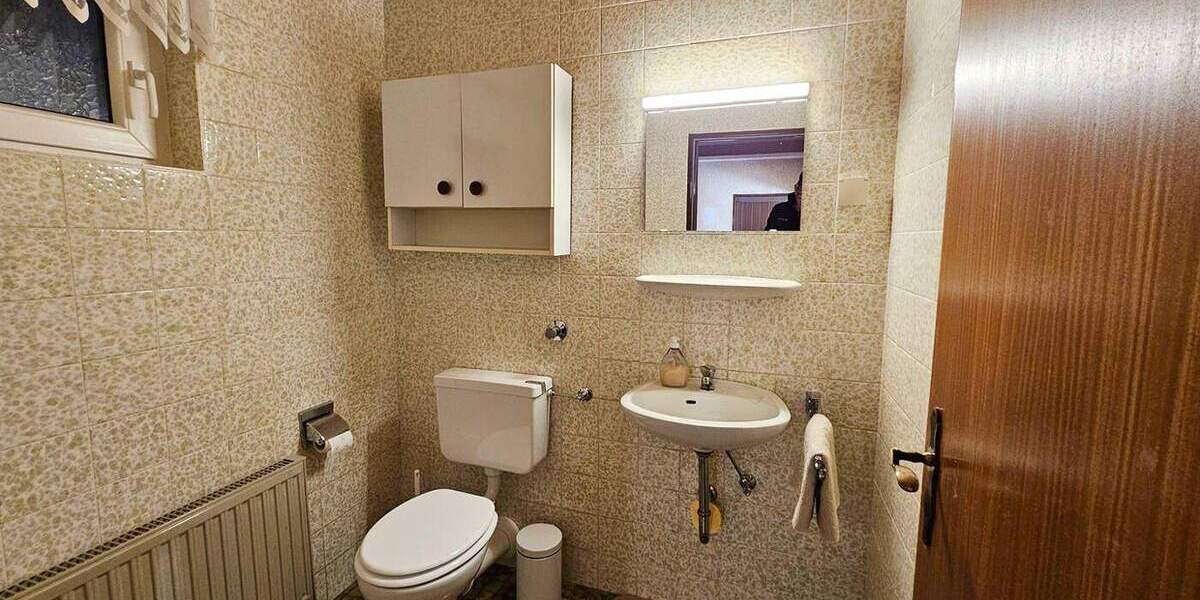 Gepflegtes Einfamilienhaus mit Garage und traumhaftem Grundstück in Leverkusen- Lützenkirchen 4 zimmer