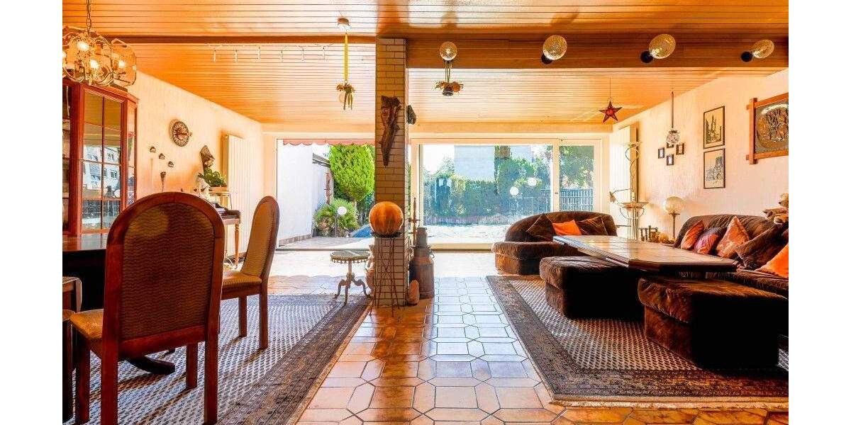 Reihenmittelhaus Leverkusen Rheindorf - 5 Zimmer, 151 m&sup2;, 449.000&euro; | Angebot:23986779