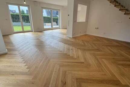 Haus Düsseldorf Stadtbezirk 5 - 3.5 Zimmer, 100 m&sup2;, 2.500&euro; | Angebot:26308263