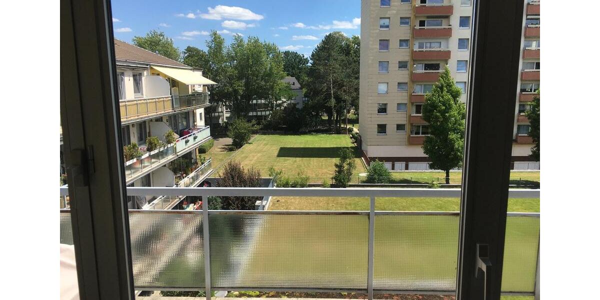 Helle 4 ZKB mit EBK, 2 Balkonen, Tageslichtbad, Tiefgaragenstellp 4 zimmer