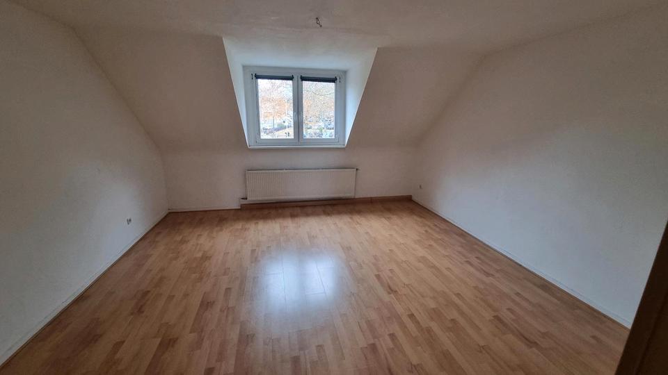 Charmante 4-Zimmer Dachgeschosswohnung zimmer