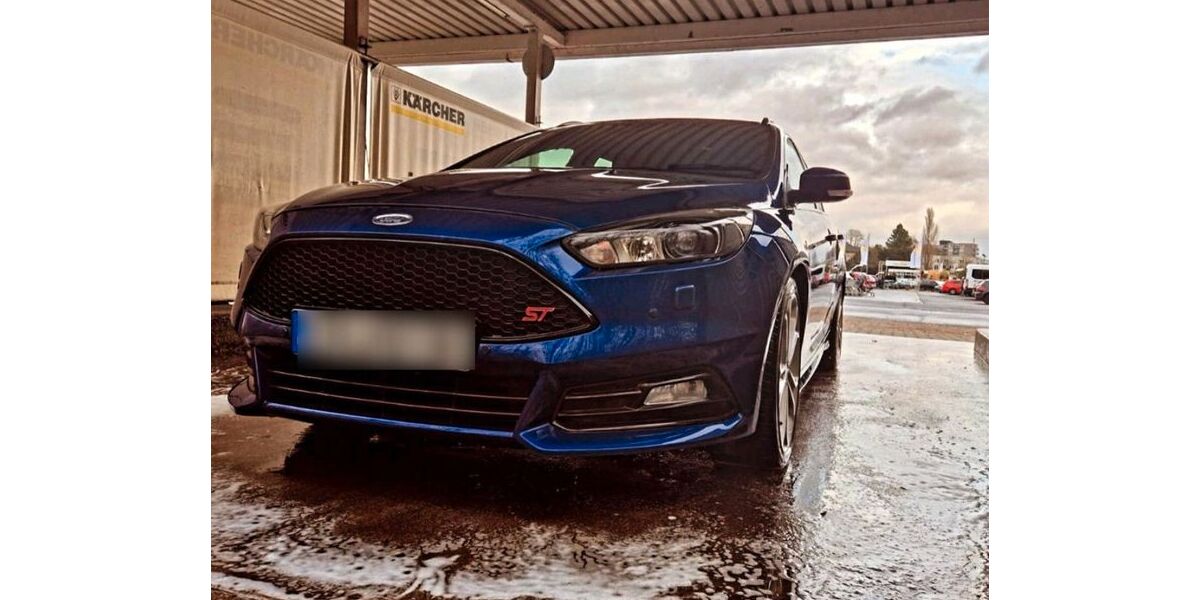 Ford Focus 185.000 km 9.900 &euro; Ennepetal 58256